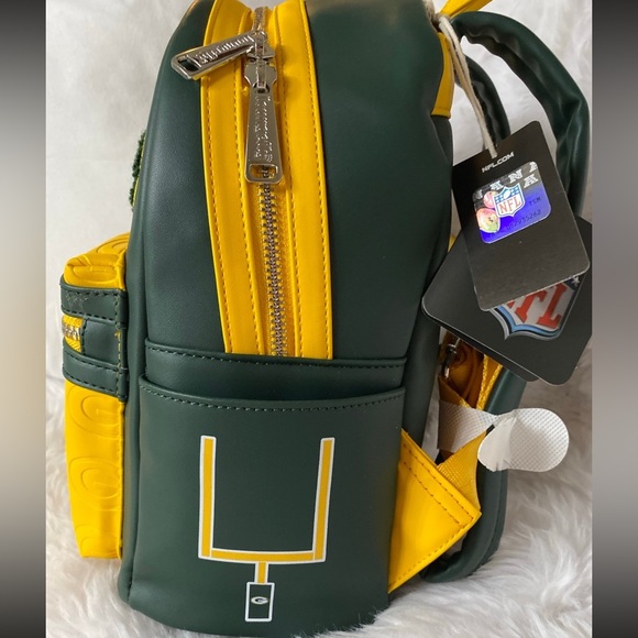 ๐๐SOLD!!๐๐ BNWT! NFL Loungefly Green Bay Packers Backpack! - Picture 6 of 9